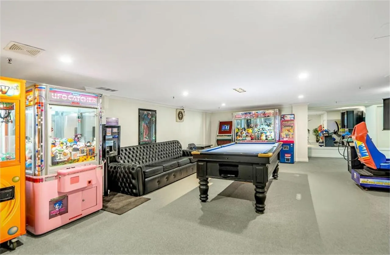 Beachside Modern Apartment In The Heart Of Surfers Paradise -Free Parking Gold Coast