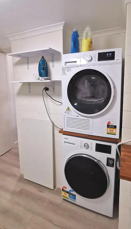 Beachside Modern Apartment In The Heart Of Surfers Paradise -Free Parking Gold Coast