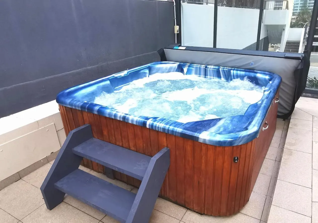 Beachside Modern Apartment In The Heart Of Surfers Paradise -Free Parking Gold Coast Australia