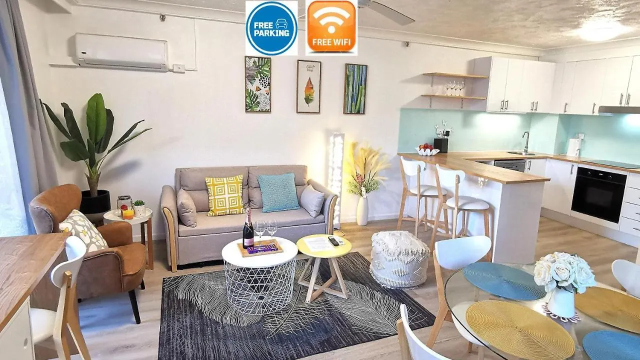 Beachside Modern Apartment In The Heart Of Surfers Paradise -Free Parking location